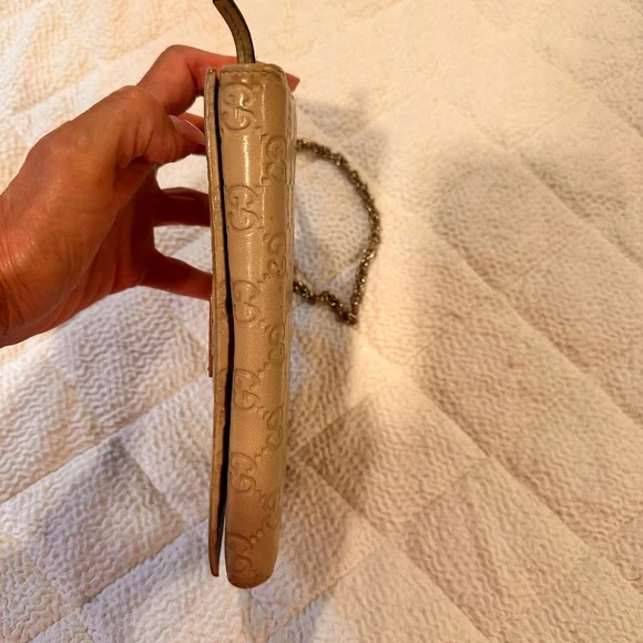 Gucci Beige Embossed Leather Clutch - Picture 6 of 10